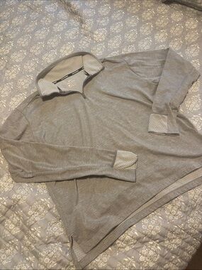 Nike Women's Light Gray Quarter-Zip Sweater with Patterned Trim